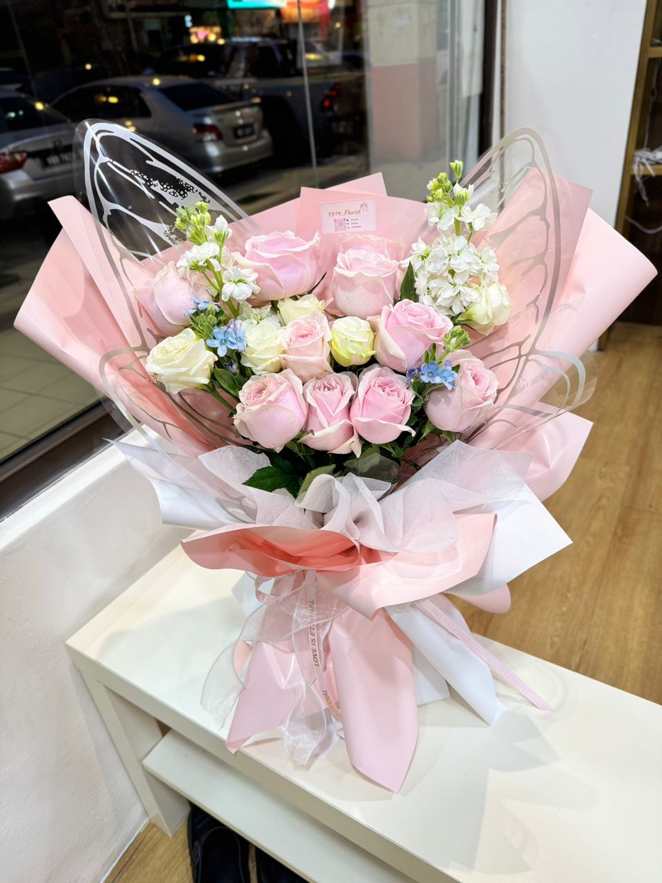 PINK TALES BOUQUET