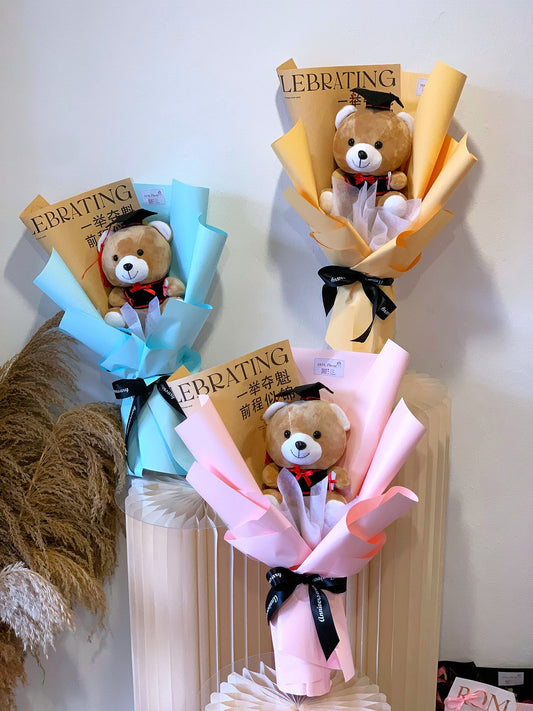 MEDIUM CONVO BEAR BOUQUET