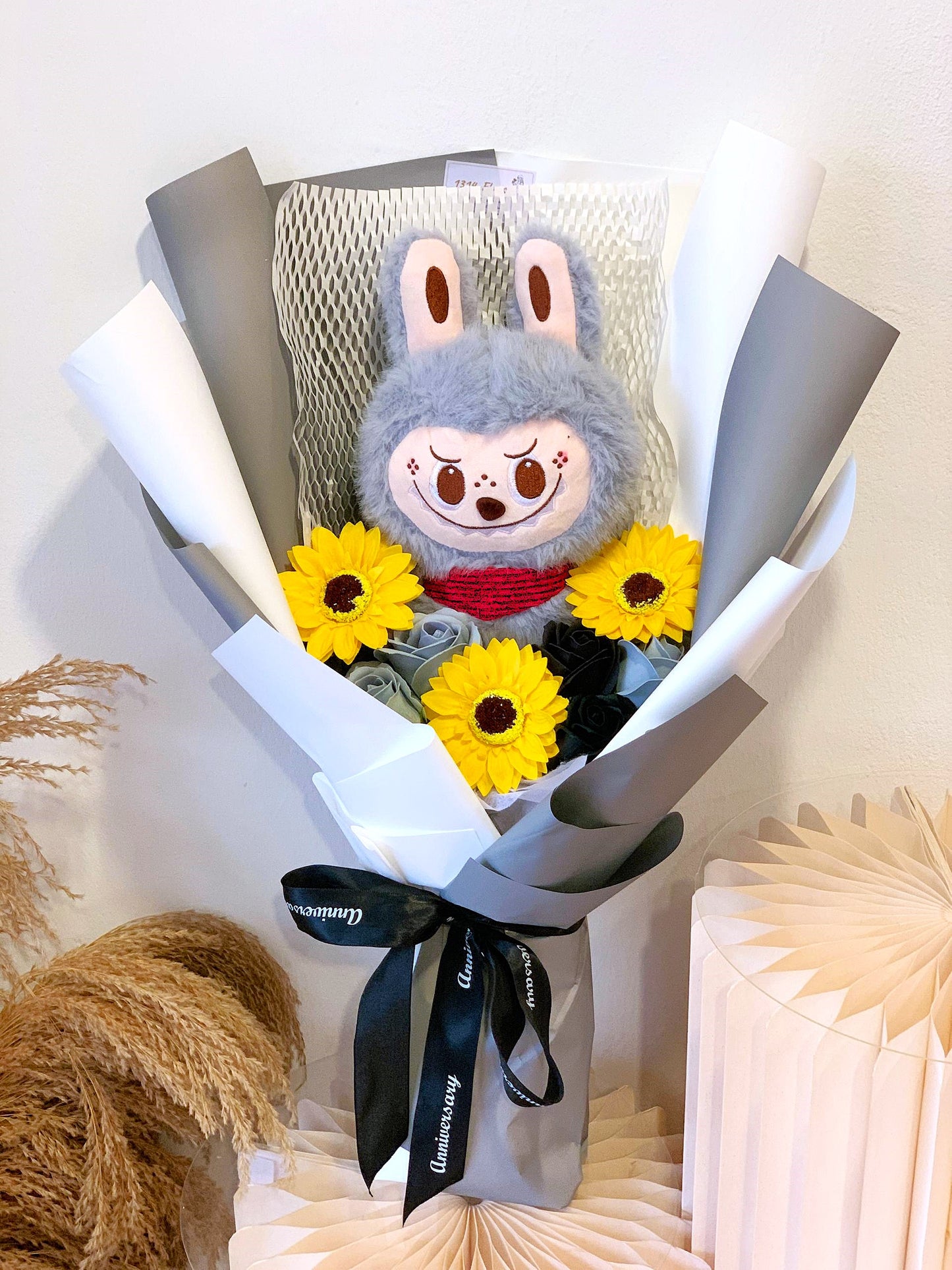 LABUBU DOLL CONVO BOUQUET