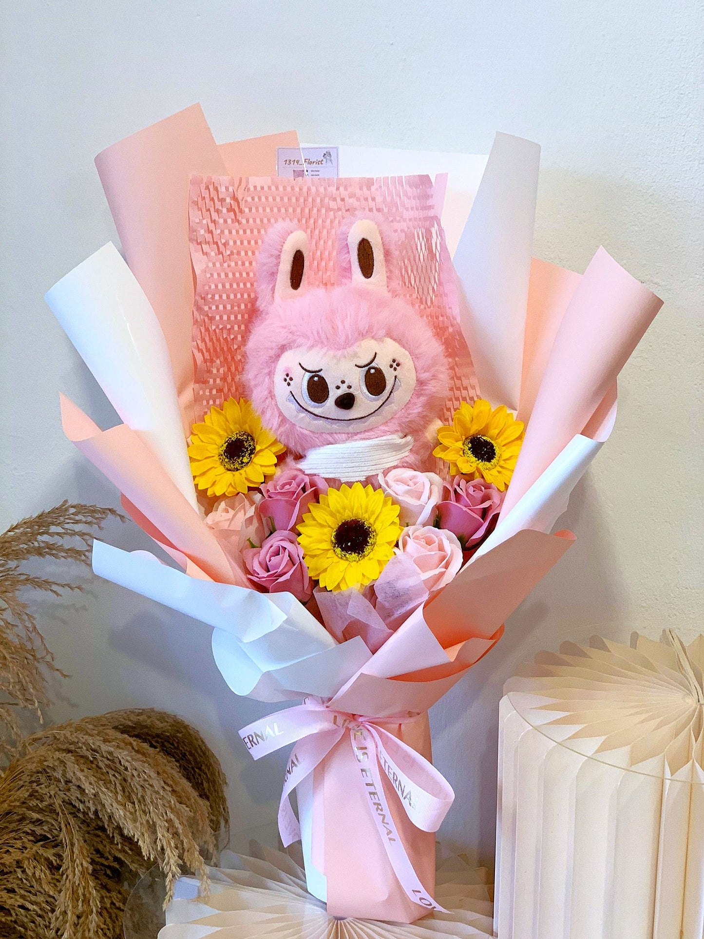 LABUBU DOLL CONVO BOUQUET