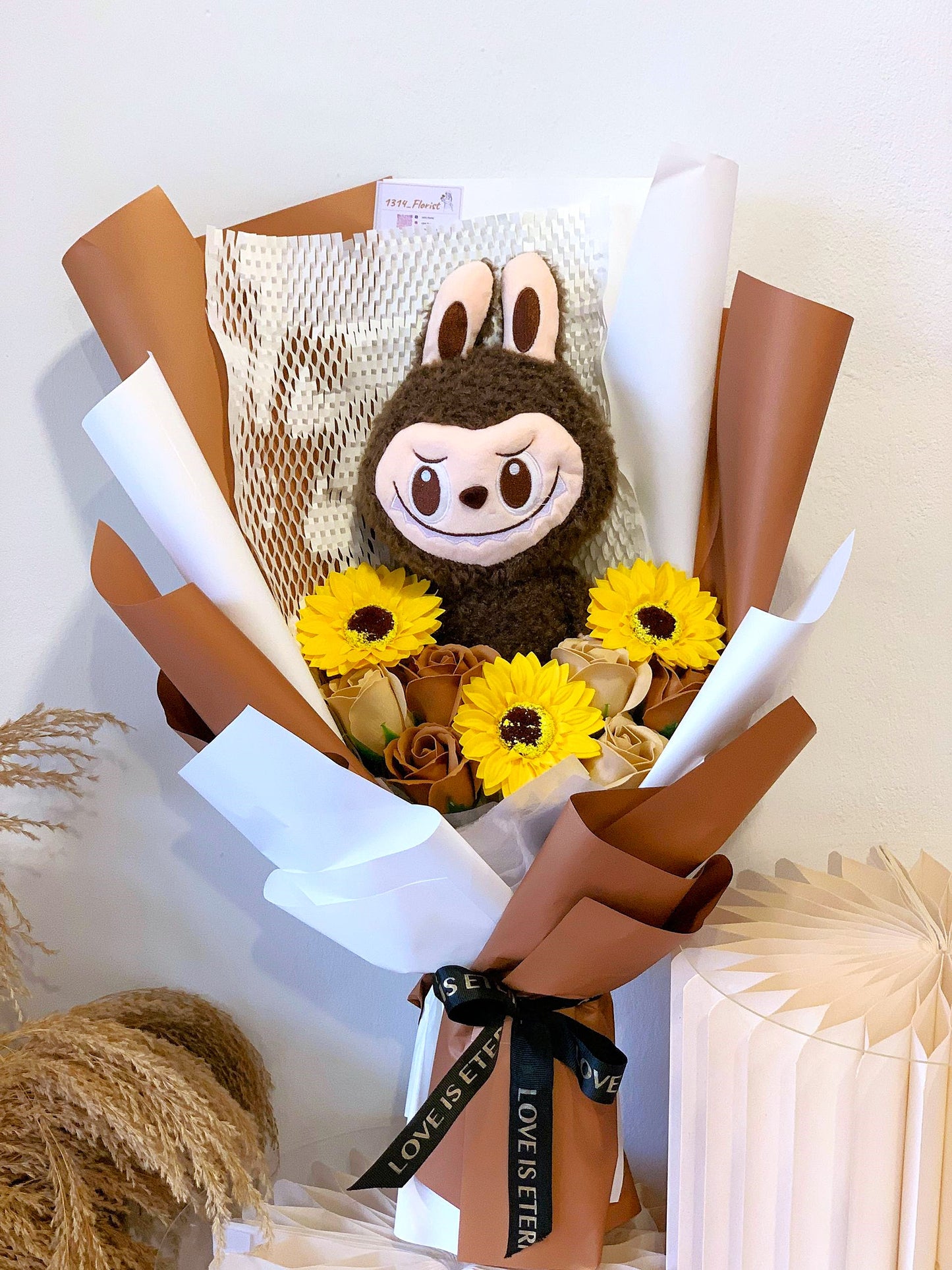 LABUBU DOLL CONVO BOUQUET