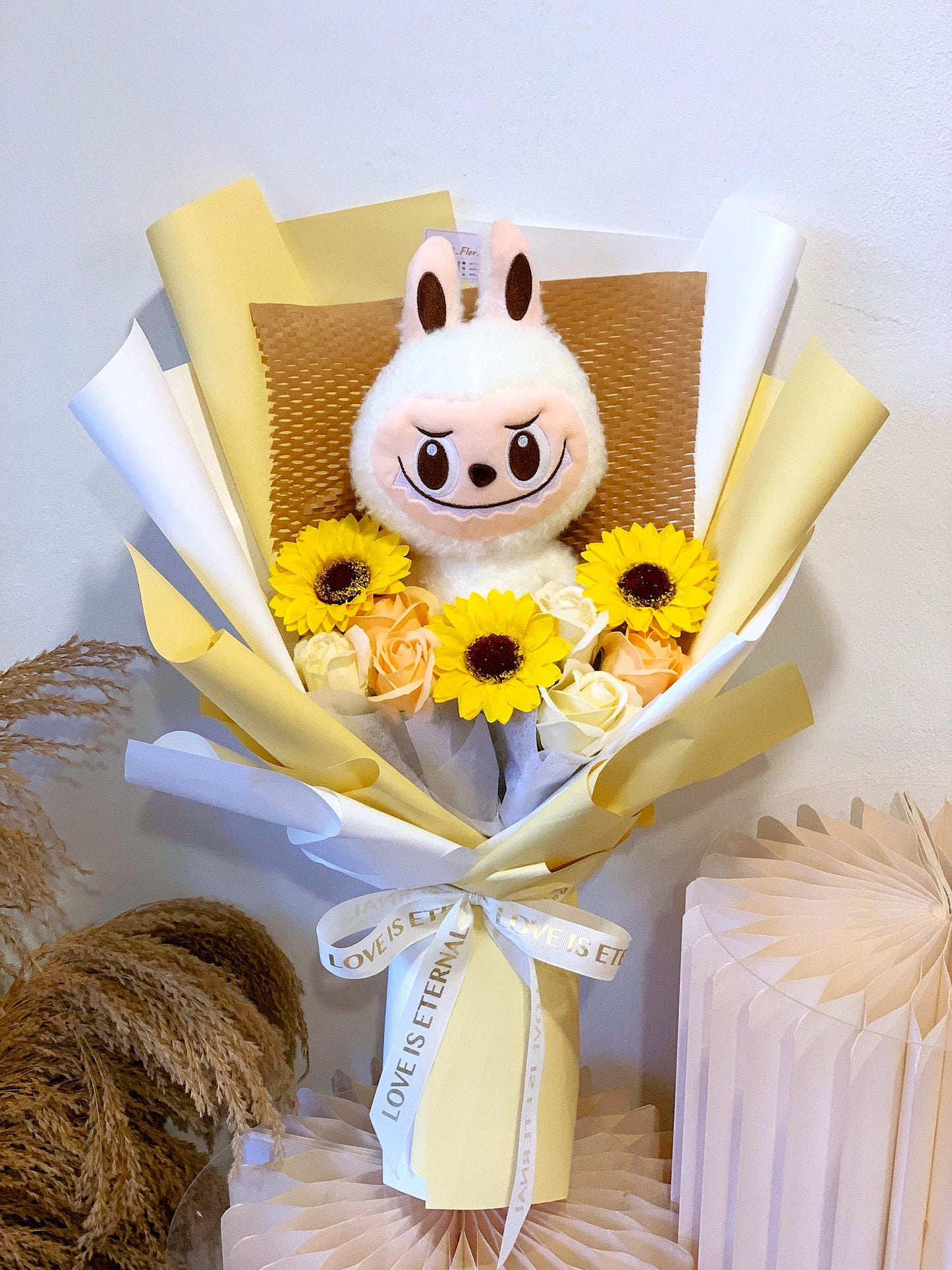 LABUBU DOLL CONVO BOUQUET