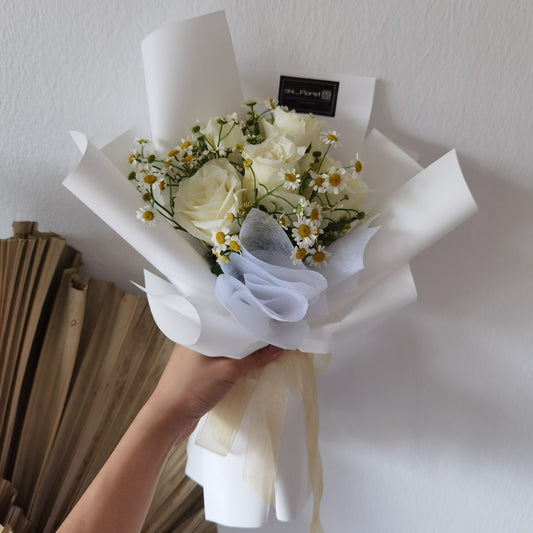 WHITE ROSE FRESH FLOWER BOUQUET